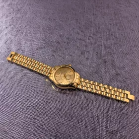 Simple Gold Elegant